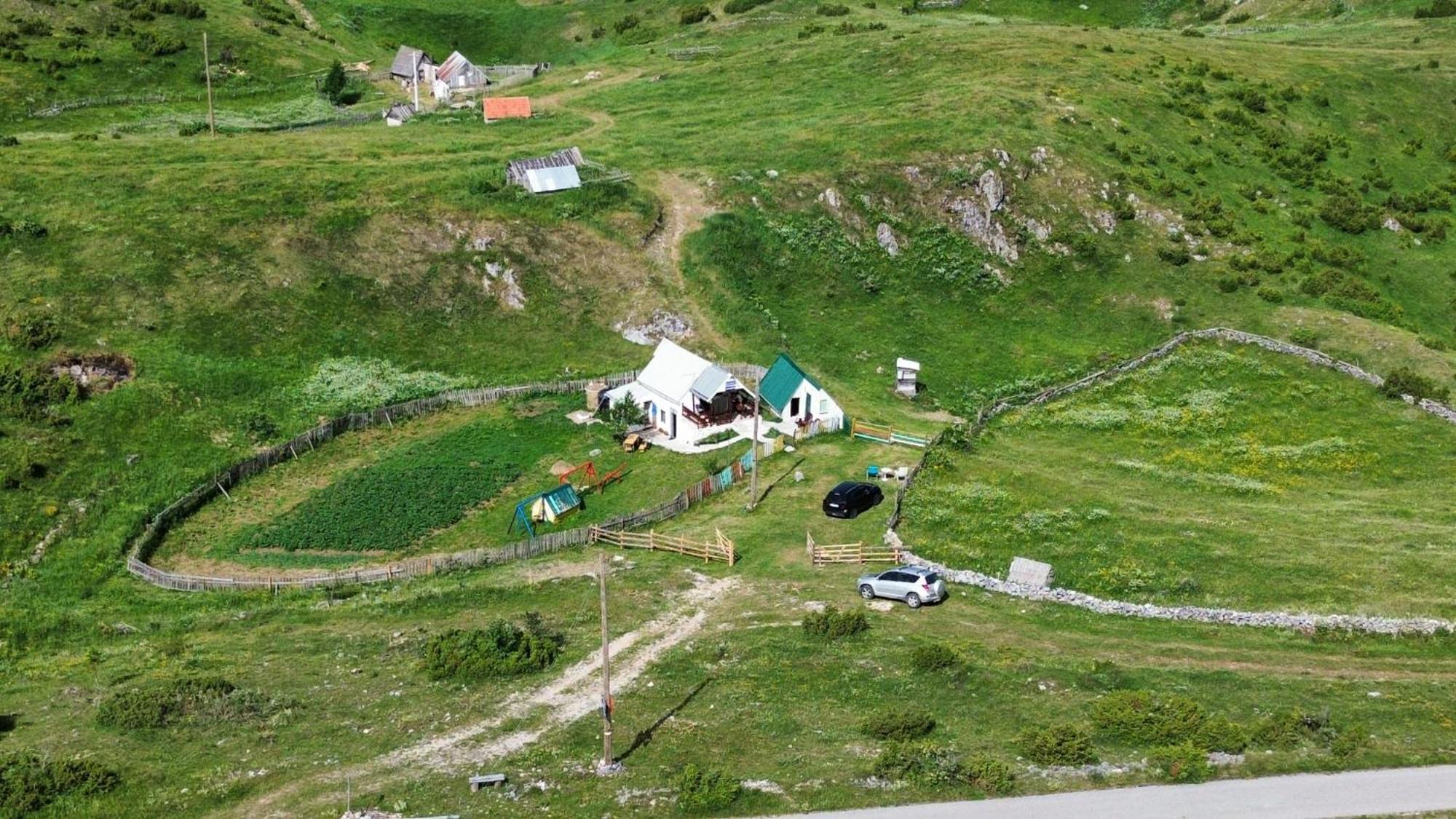 Weekend House In The Piva Nature Park プルジネ エクステリア 写真